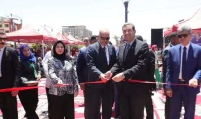 وزير العمل ومحافظ دمياط يفتتحان ملتقى توظيف وزير العمل ومحافظ دمياط يفتتحان ملتقى توظيف