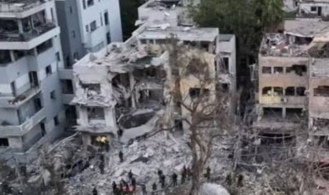 آثار دمار الحرب في قلب إسرائيل آثار دمار الحرب في قلب إسرائيل