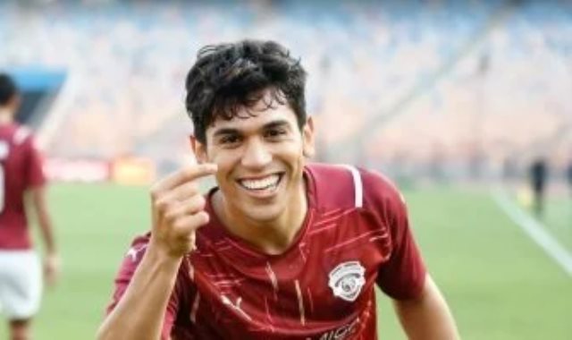 محمد شكرى لاعب الأهلى محمد شكرى لاعب الأهلى