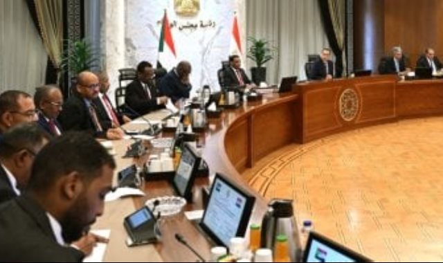 الدكتور مصطفي مدبولي رئيس مجلس الوزراء الدكتور مصطفي مدبولي رئيس مجلس الوزراء