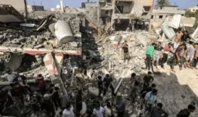 قصف خان يونس في قطاع غزة