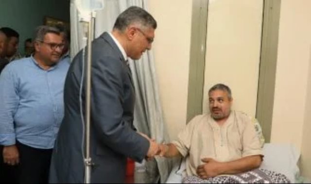 محافظ الجيزة فى زيارة شهاب بتاع الجيزة محافظ الجيزة فى زيارة شهاب بتاع الجيزة