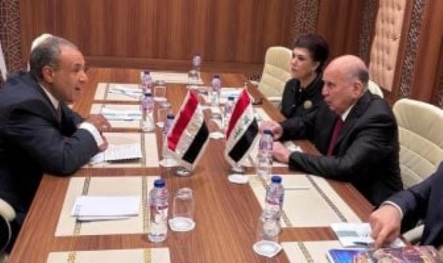 بدر عبد العاطى فى الاجتماع بدر عبد العاطى فى الاجتماع