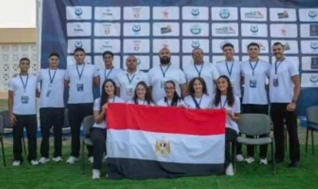 منتخب السباحة بالزعانف