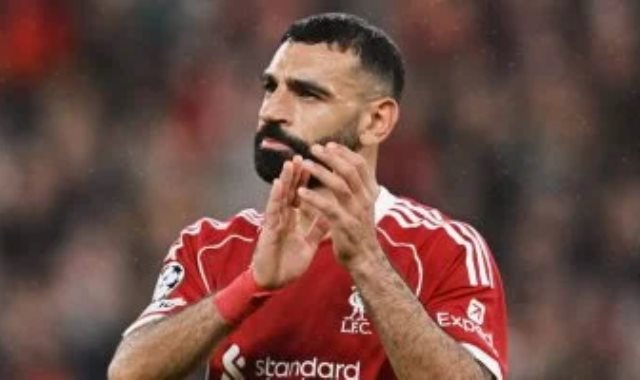 محمد صلاح يقدم التحية لجماهير الريدز