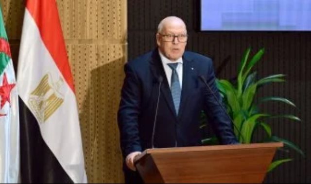 يحيى بشير وزير الصناعة الجزائرى