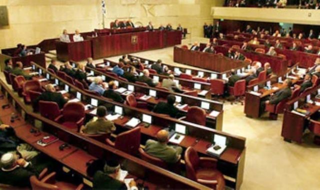 الكنيست يصادق على السماح للمستوطنين بشراء أراض بالضفة - أرشيفية