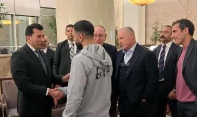 وزير الرياضة وهاني أبو ريدة يحفزان المنتخب