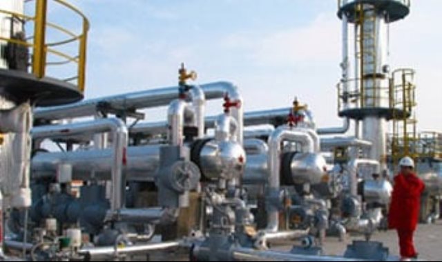 العراق يعلن توقف ضخ الغاز الإيراني - أرشيفية