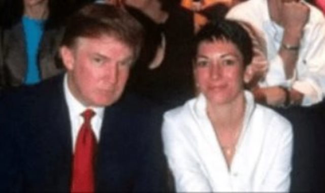 الرئيس الأمريكي دونالد ترامب وإبستين