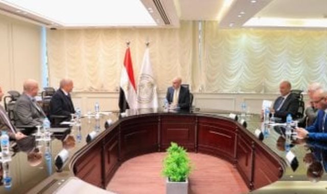 اجتماع وزير التربية والتعليم