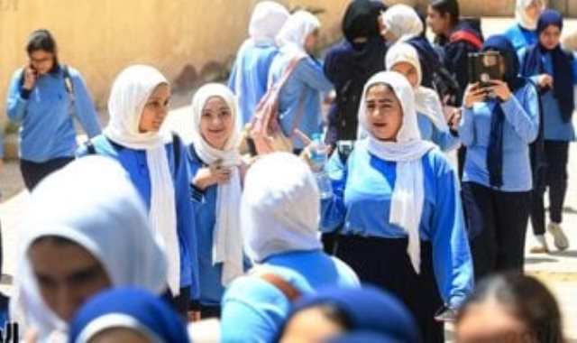 طلاب الشهادة الإعدادية