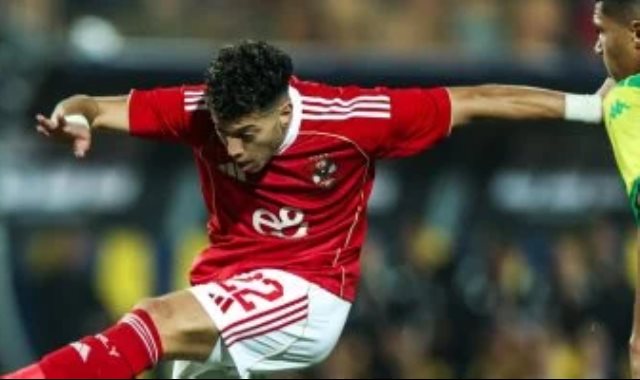 إمام عاشور لاعب الأهلى