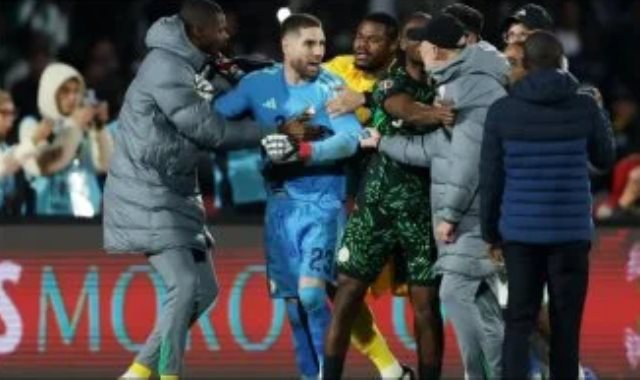 جانب من أحداث مباراة الجزائر ونيجيريا فى أمم أفريقيا