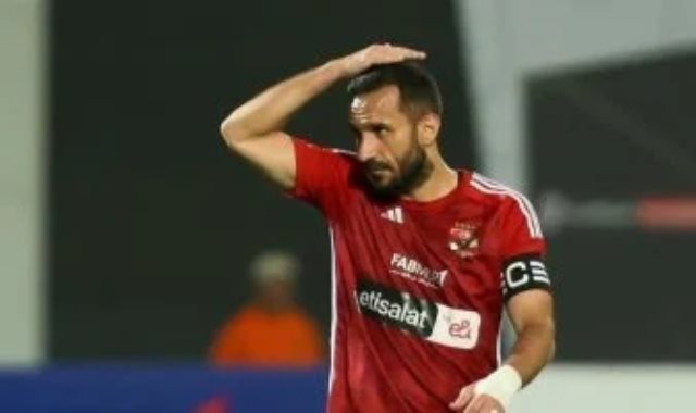 على معلول نجم الأهلى السابق