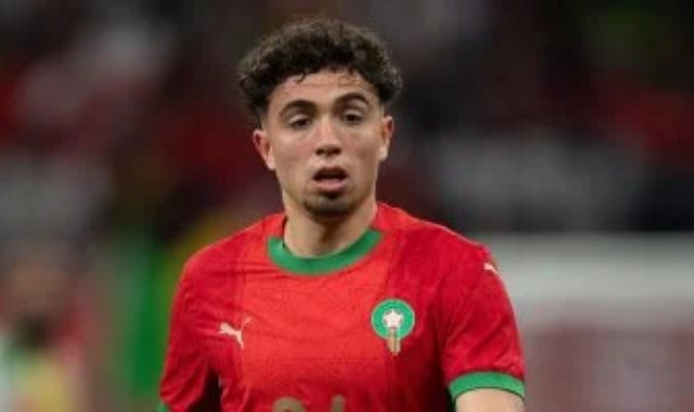 نائل العيناوي لاعب منتخب المغرب وروما الايطالي