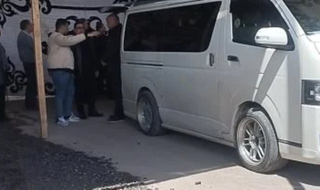 وصول جثمان والدة وزير الزراعة