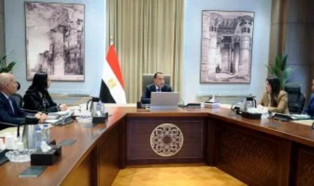 خلال الاجتماع