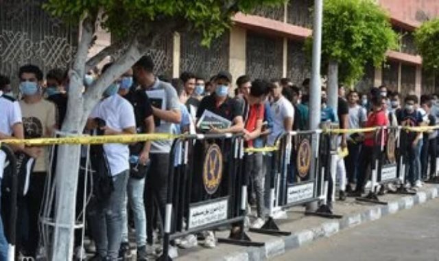 امتحانات الثانوية العامه-ارشيفية