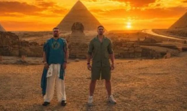الأوكراني أولكسندر أوسيك والهولندي ريكو فيرهوفن