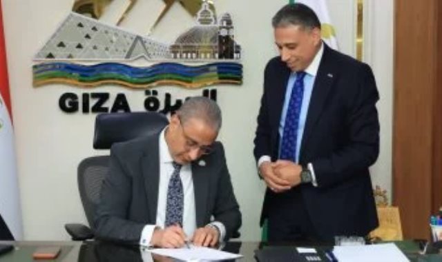 محافظ الجيزة وسعيد عطية وكيل وزارة التعليم بالمحافظة