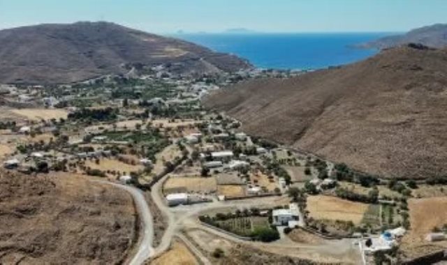 جزر يونانية في بحر إيجه
