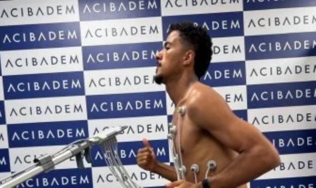 حسام عبد المجيد خلال الخضوع للإختبار بنادي لودوجوريتش البلغاري