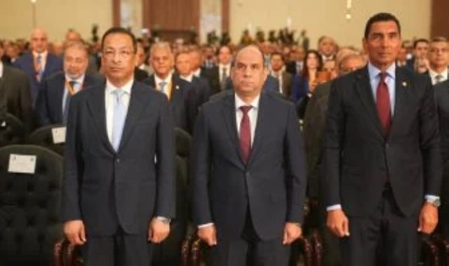 وزيرا العمل والرياضة