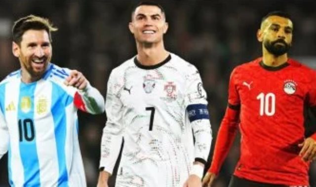 محمد صلاح وكريستيانو رونالدو وليونيل ميسي