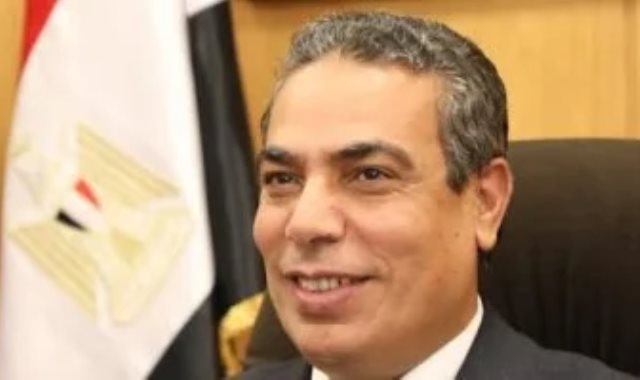 الدكتور عادل عبد الغفار
