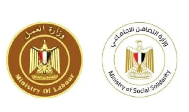 صرف 400 ألف جنيه لأسرة كل متوفى في حادث تصادم سيارتي نقل عمال بالإسماعيلية وإعانات للمصابين