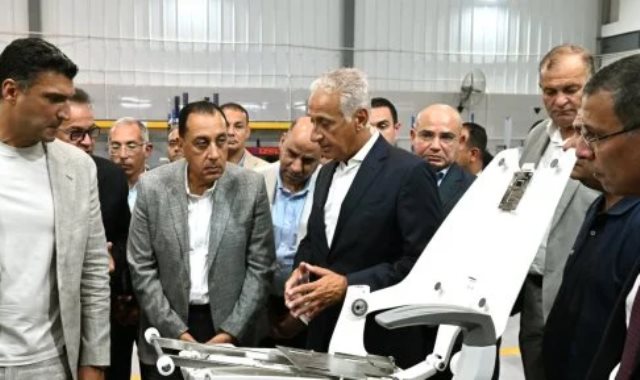 رئيس الوزراء يفتتح مصنعي «تكنوفيجن»