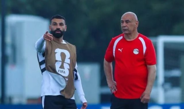 حسام حسن ومحمد صلاح فى 