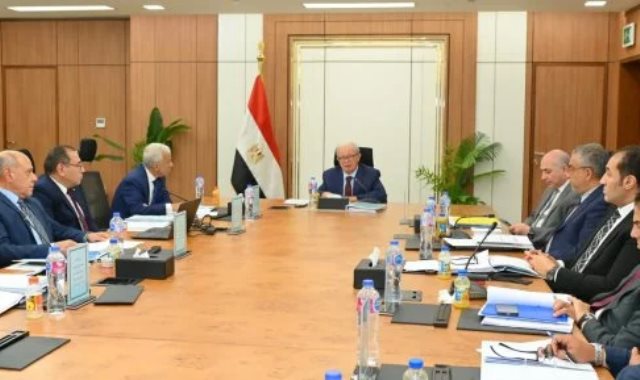 الدكتور حسين عيسى نائب رئيس مجلس الوزراء للشؤون الاقتصادية