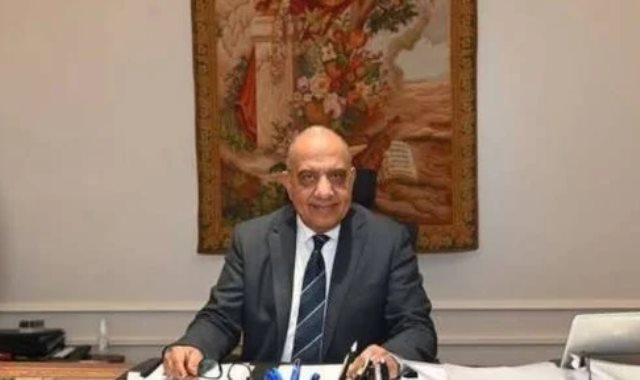 وزير الكهرباء الدكتور محمود عصمت