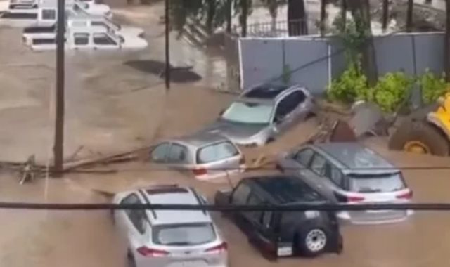 فيضانات