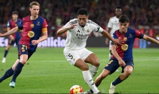 جانب من مباراة سابقة بين برشلونة وريال مدريد