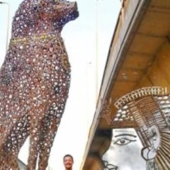 أكبر تمثال من الخردة