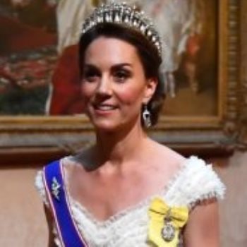 الملكة إليزابيث الثانية وكيت ميدلتون