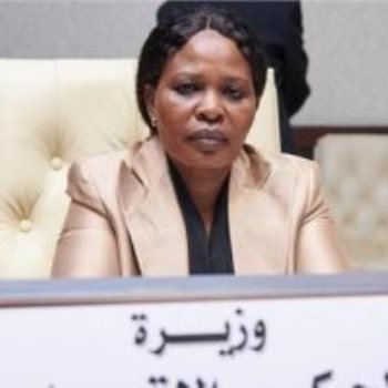 بثينة دينار وزيرة الحكم الاتحادى السودانية