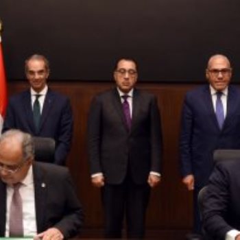 رئيس الوزراء يشهد توقيع بروتوكول تعاون بين الهيئة العربية
