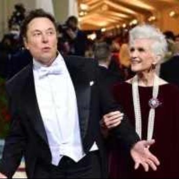 إيلون ماسك ووالدته ماي ماسك