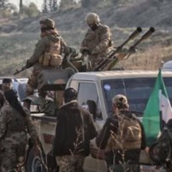 عناصر من الأمن السورى فى إحدى مناطق التأمين داخل البلاد