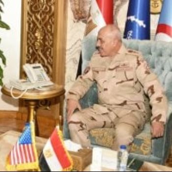 الفريق أحمد خليفة يلتقى قائد القيادة المركزية الأمريكية