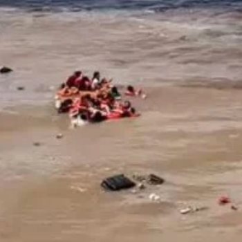 غرق عبارة بنهر الامازون