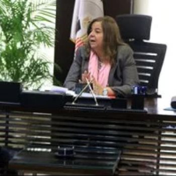 مى عبد الحميد رئيس صندوق الاسكان الاجتماعى مع الزميل احمد حسن