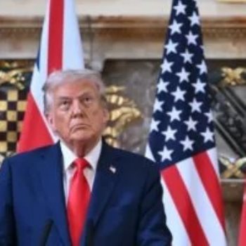 دونالد ترامب وكير ستارمر