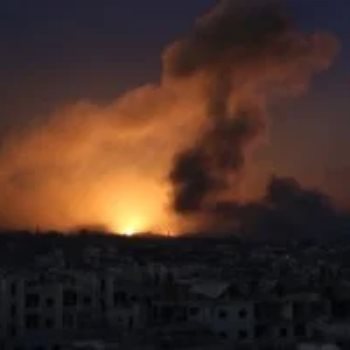 الحرس الثوري: احتراق ناقلة وقود في مضيق هرمز بعد استهدافها