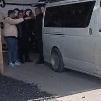 وصول جثمان والدة وزير الزراعة