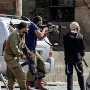 رصاص المستوطنين في منطقة الحمرة ببلدة حوارة بالضفة الغربية